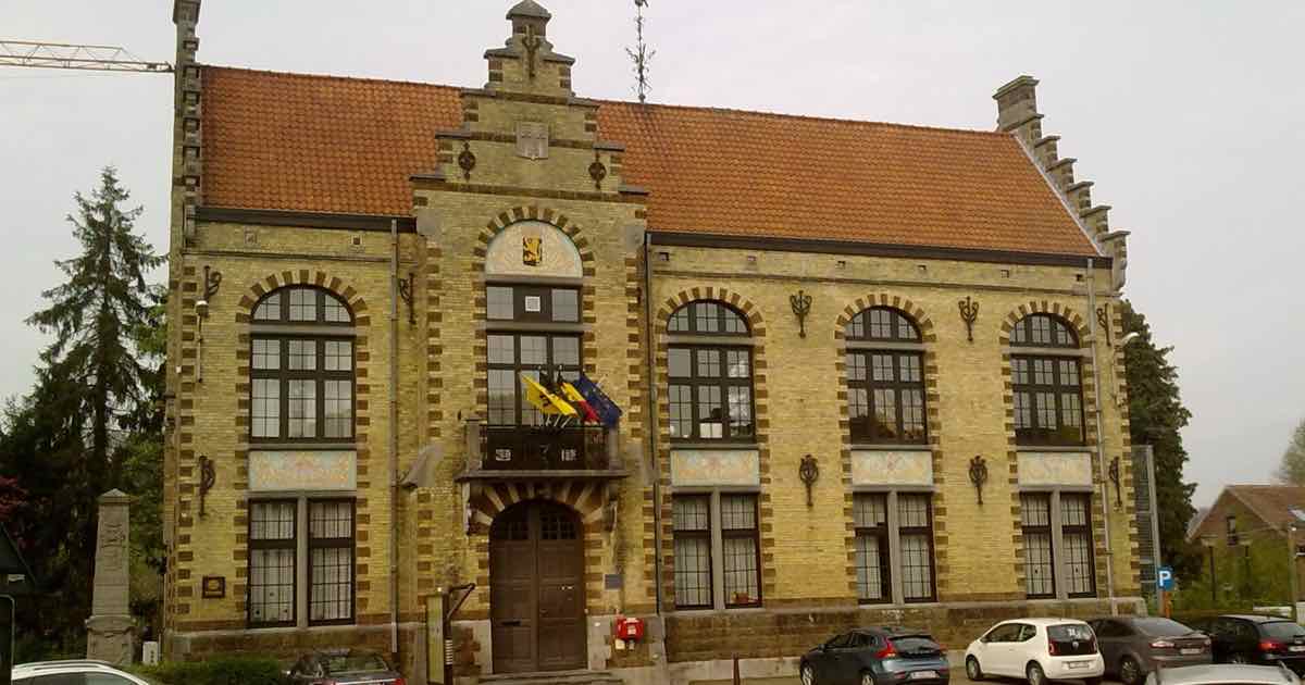 Oud gemeentehuis in Dworp (Beersel)