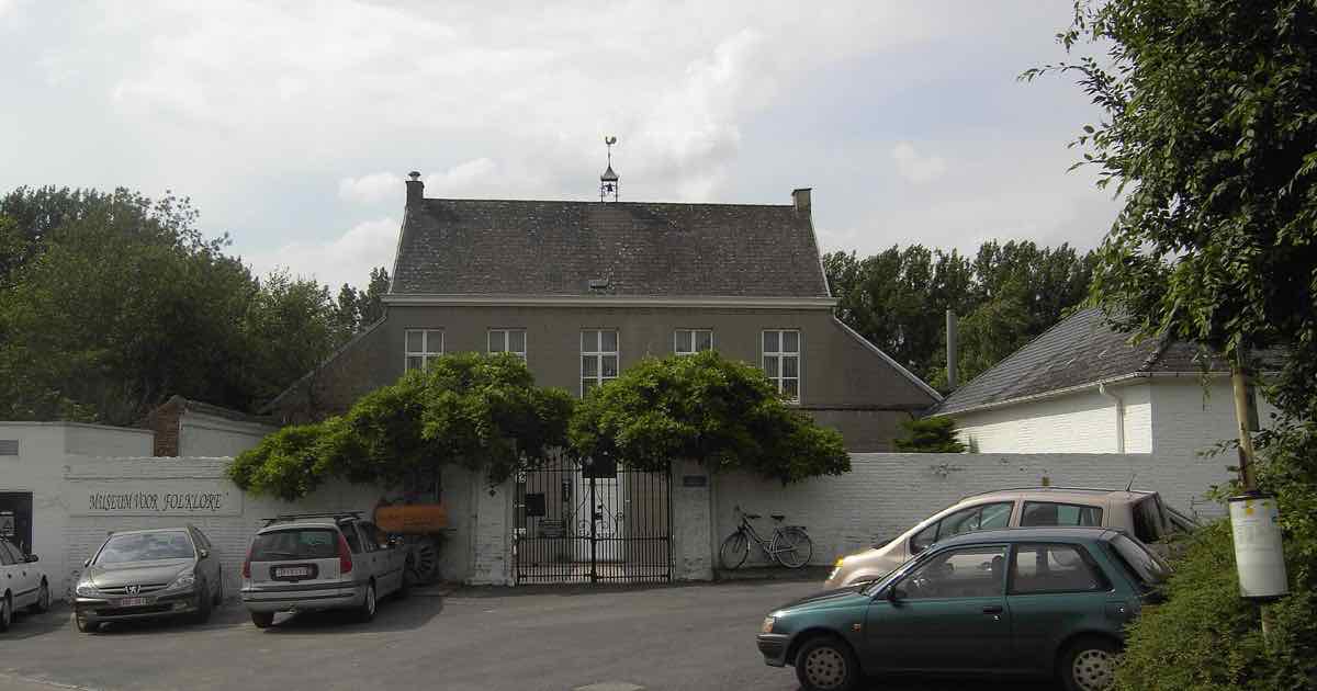 Voormalige pastorie in Grotenberge (Zottegem)