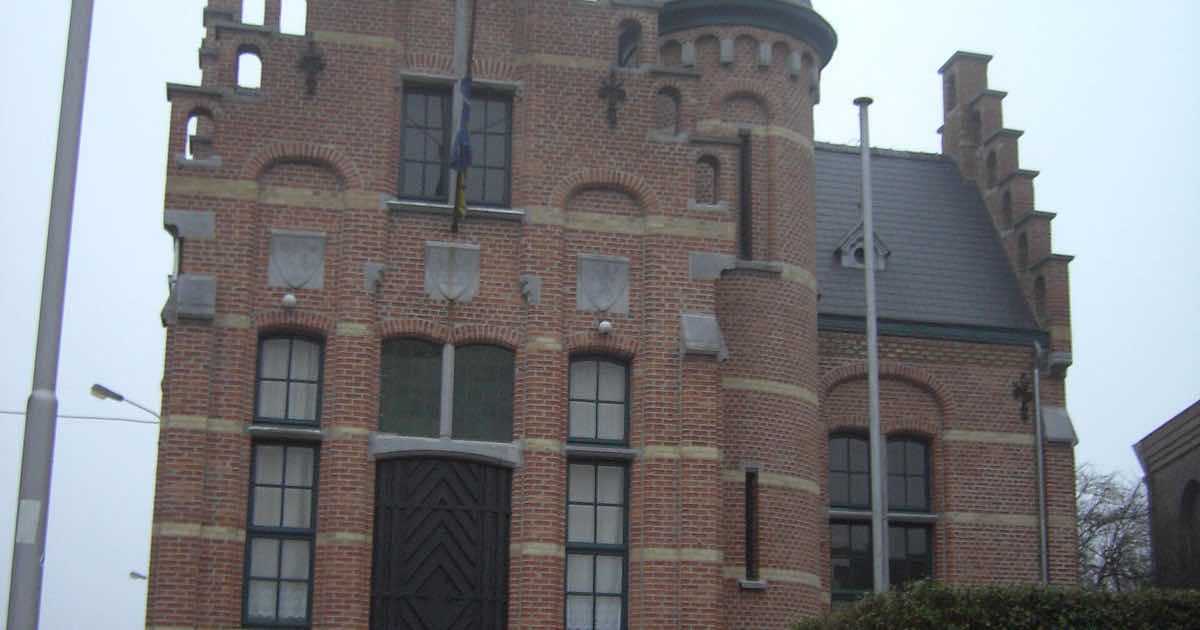 Gemeentehuis in Leupegem (Oudenaarde)