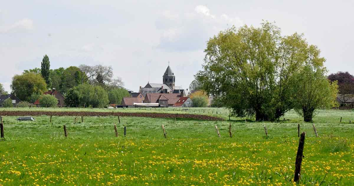 Lotenhulle (Aalter) vanuit de velden