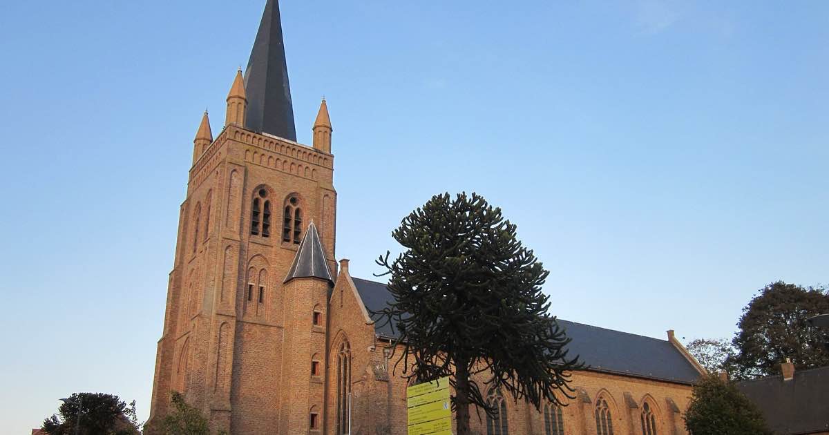 Sint-Bavokerk in Westrozebeke (Staden)